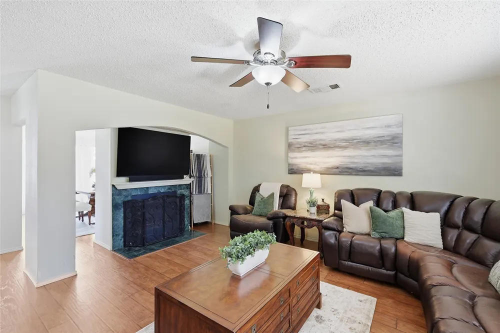 2701 Vistaview Drive Corinth, TX 76210