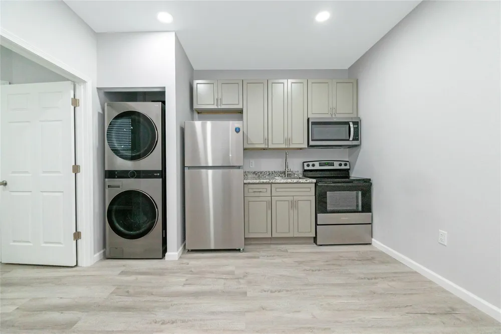 807 Avenue K #G Galveston, TX 77550