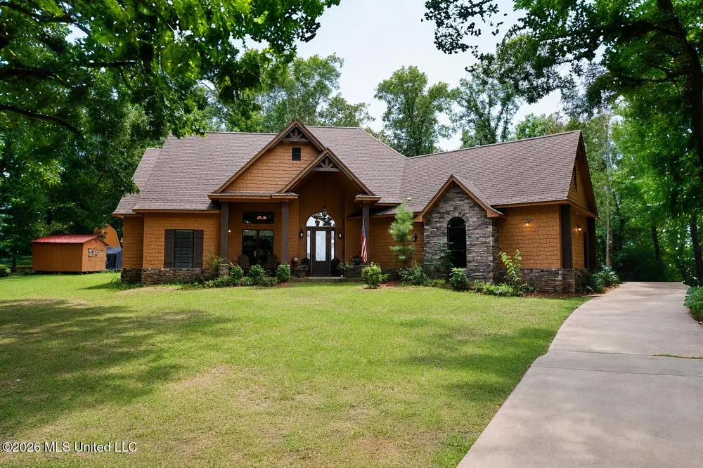 4384 Susan Lane Hernando, MS 38632