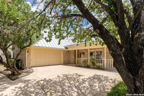 6 Cottesmore Ct