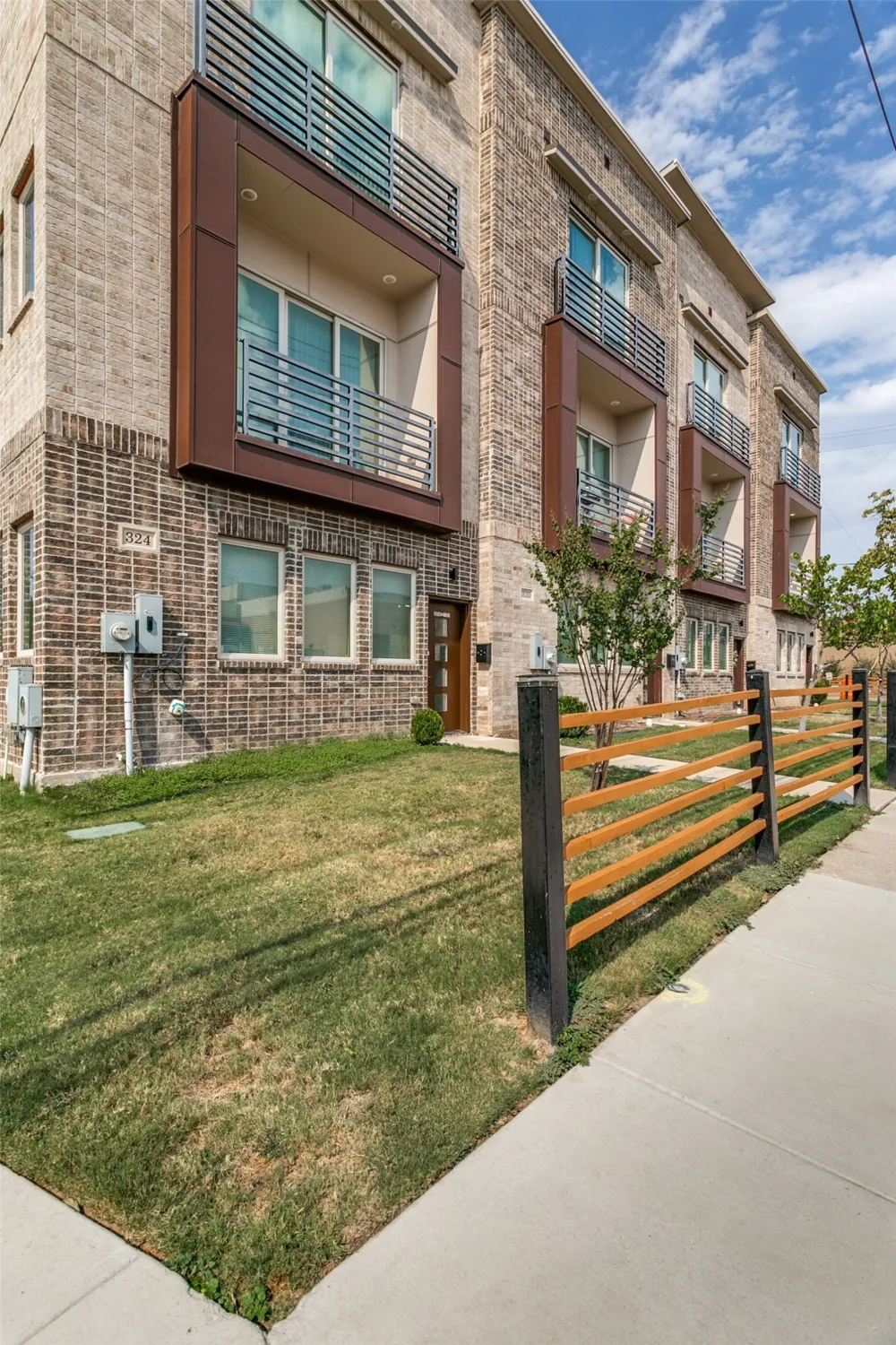 312 Feliks Gwozdz Place Fort Worth, TX 76104