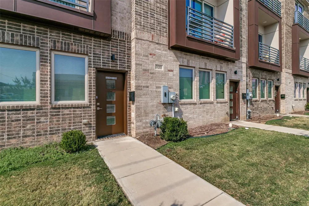312 Feliks Gwozdz Place Fort Worth, TX 76104