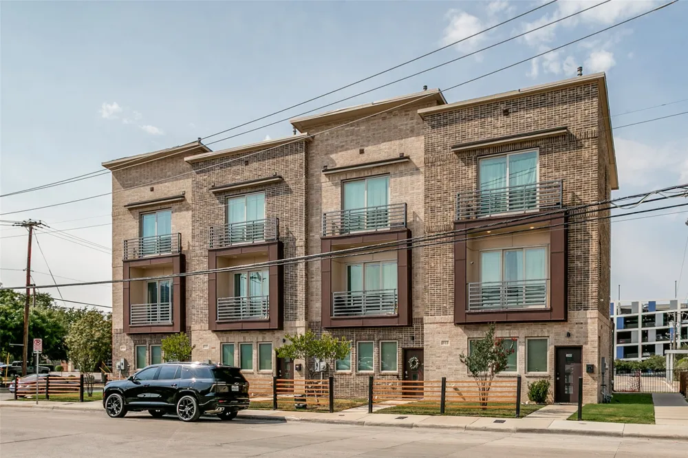 312 Feliks Gwozdz Place Fort Worth, TX 76104