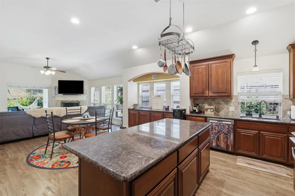 1216 Barberry Drive Burleson, TX 76028