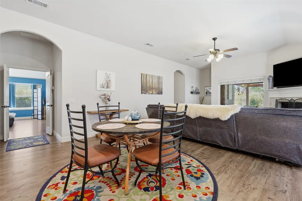1216 Barberry Drive Burleson, TX 76028