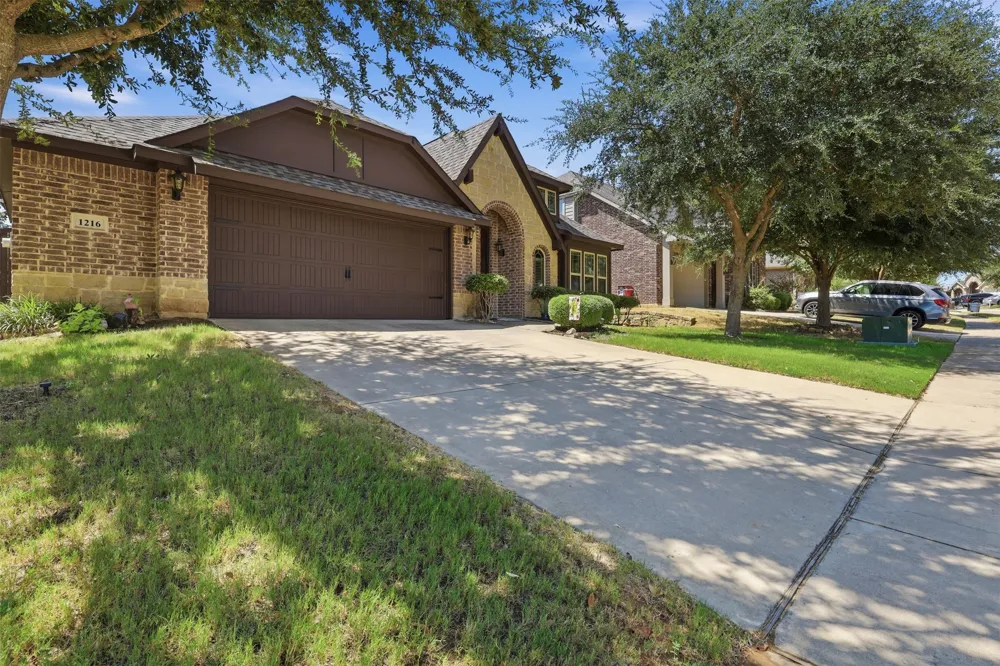 1216 Barberry Drive Burleson, TX 76028
