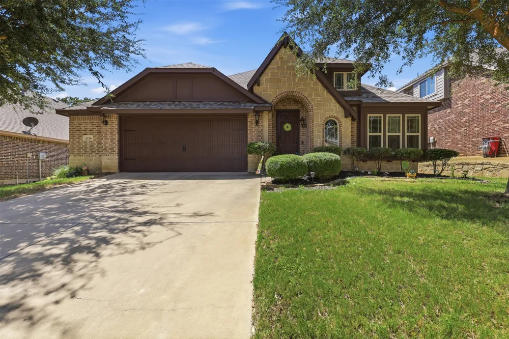 1216 Barberry Drive Burleson, TX 76028