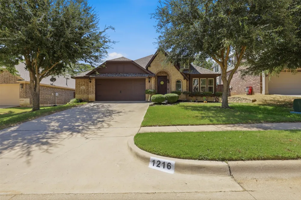 1216 Barberry Drive Burleson, TX 76028