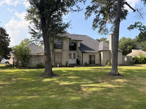 222 Pin Oak Drive