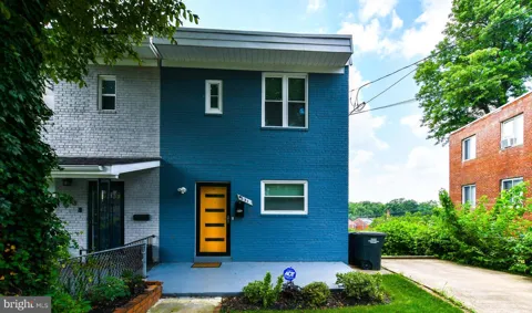 531 HILLTOP TERRACE SE