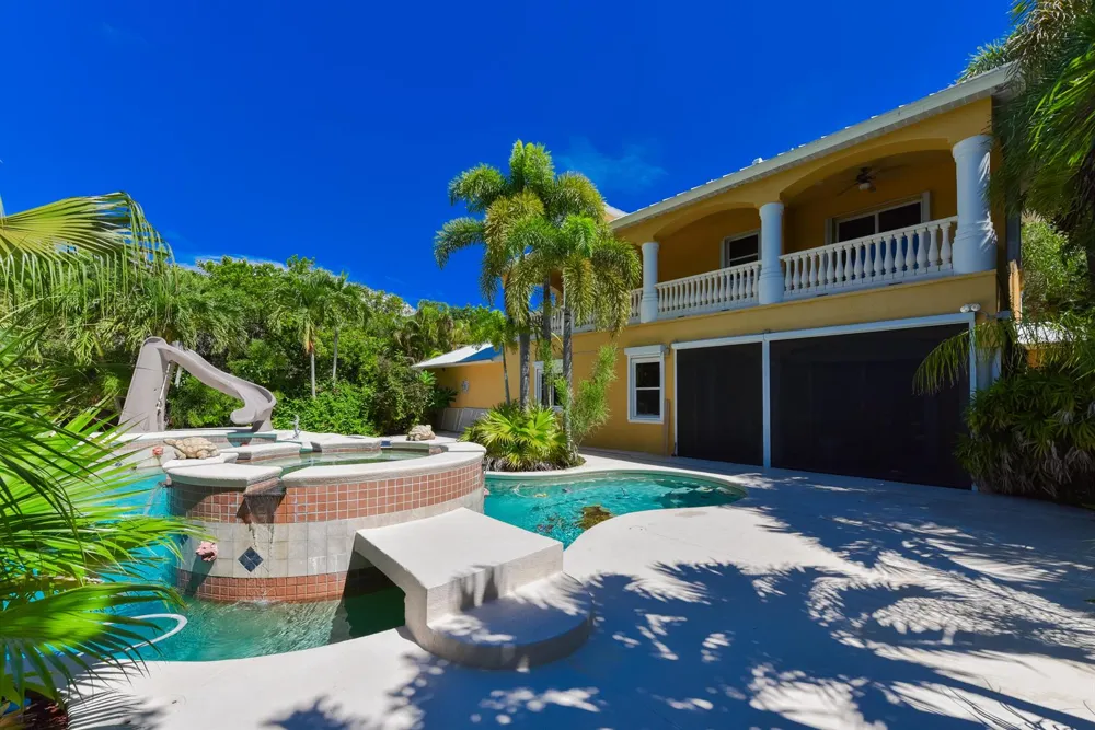 8053 S Indian River Drive Fort Pierce, FL 34982