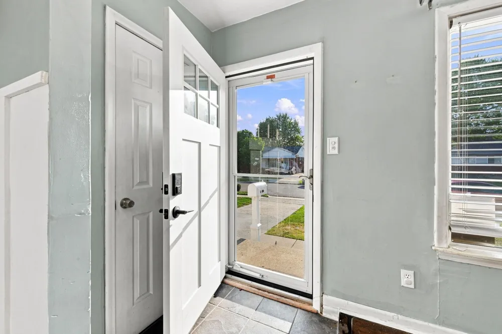 26200 Marlene Street Roseville City, MI 48066