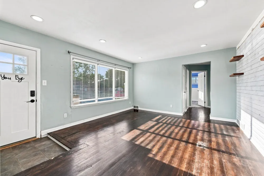 26200 Marlene Street Roseville City, MI 48066