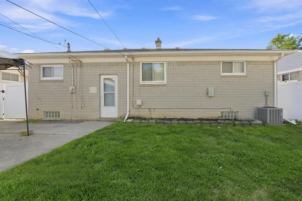 26200 Marlene Street Roseville City, MI 48066