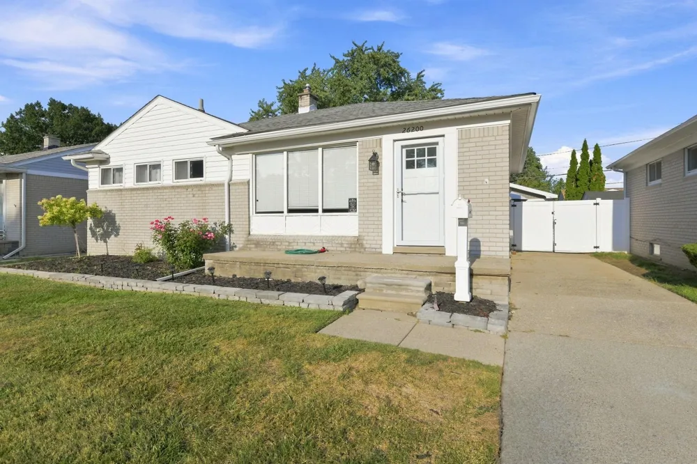 26200 Marlene Street Roseville City, MI 48066
