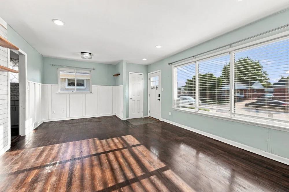 26200 Marlene Street Roseville City, MI 48066