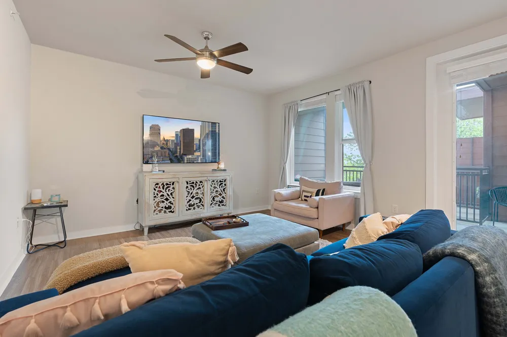 1900 Barton Springs Road #5031 Austin, TX 78704
