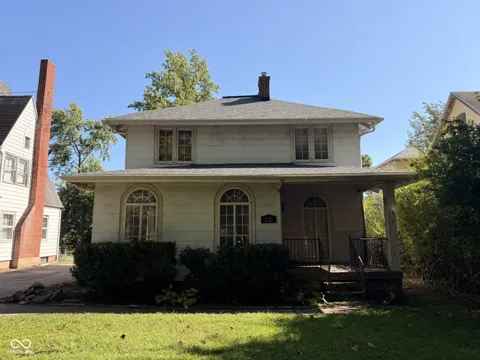1321 W 8th Street
