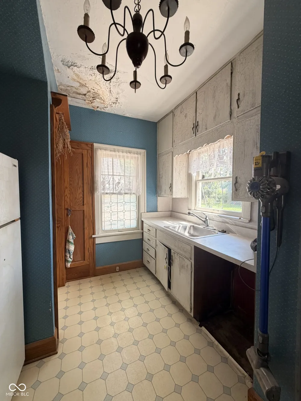 1321 W 8th Street Anderson, IN 46016