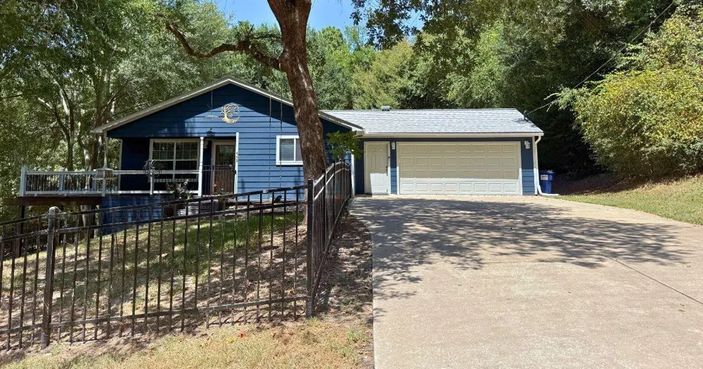 445 Loop Drive Livingston, TX 77351