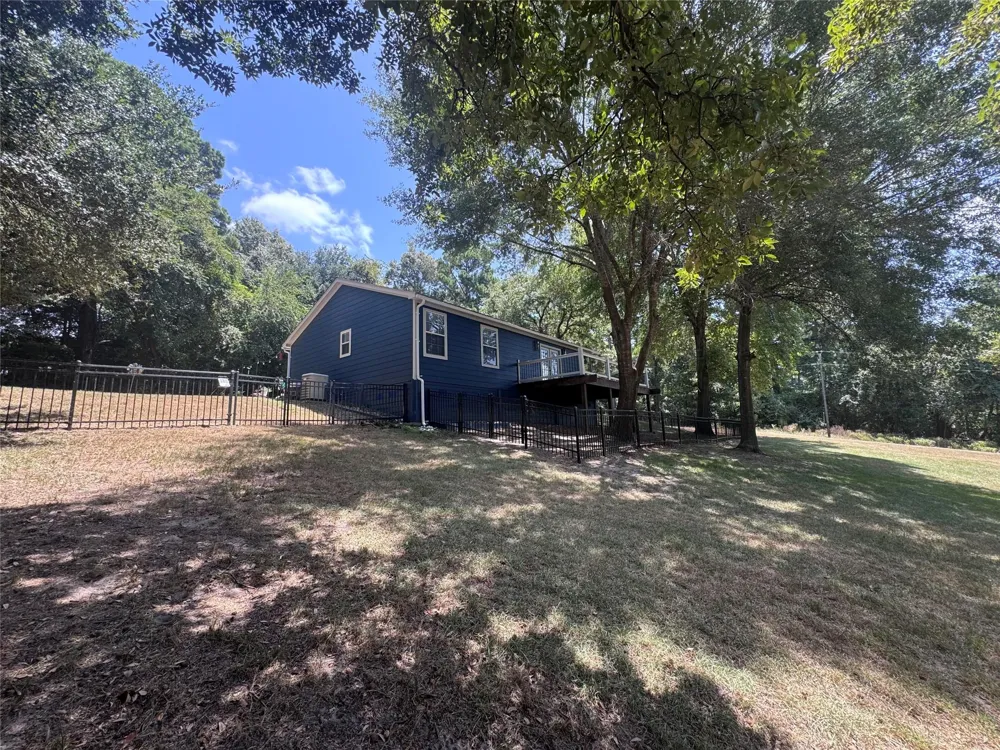 445 Loop Drive Livingston, TX 77351