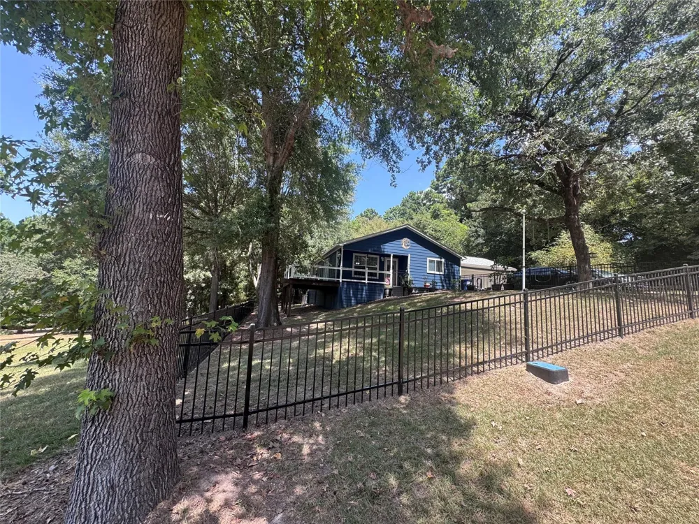 445 Loop Drive Livingston, TX 77351