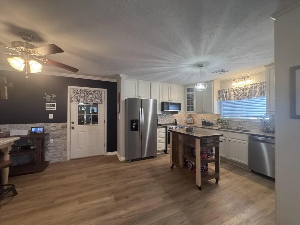 445 Loop Drive Livingston, TX 77351