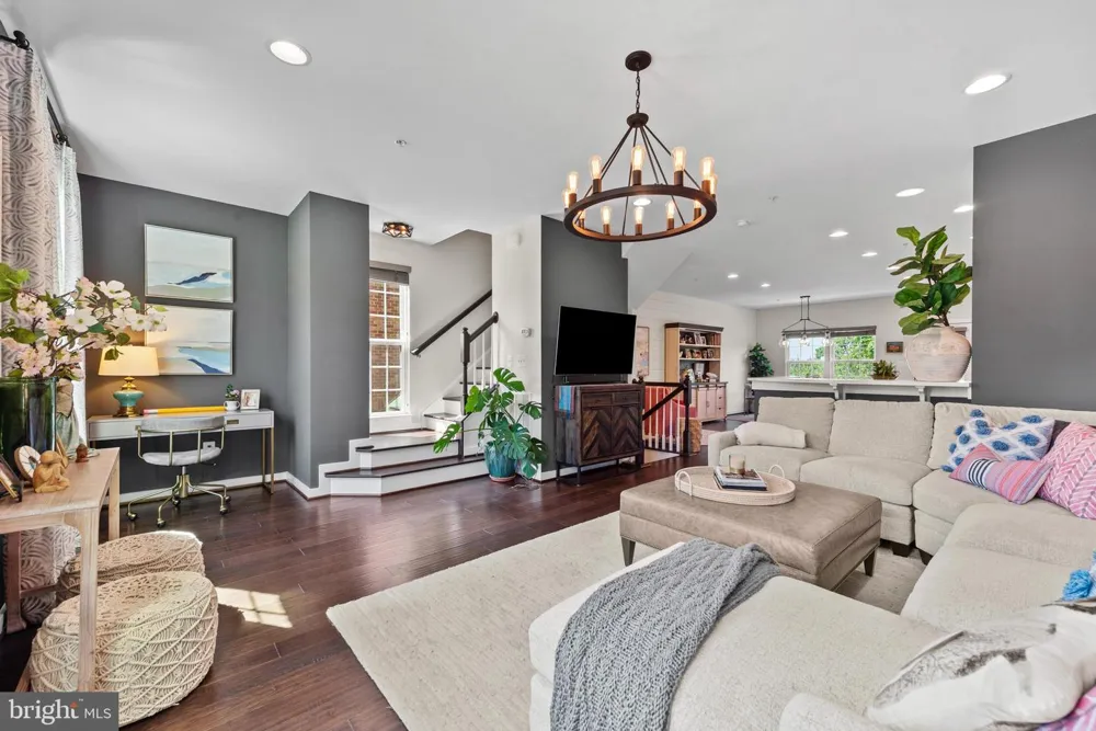 4214 SKYVIEW Baltimore, MD 21211