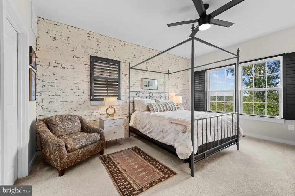 4214 SKYVIEW Baltimore, MD 21211