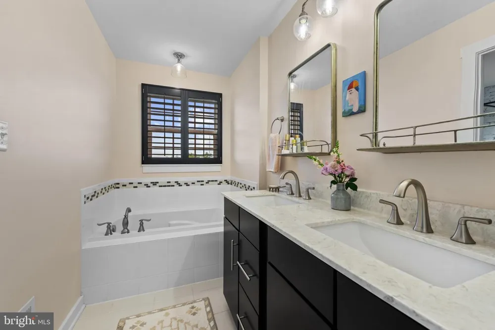 4214 SKYVIEW Baltimore, MD 21211