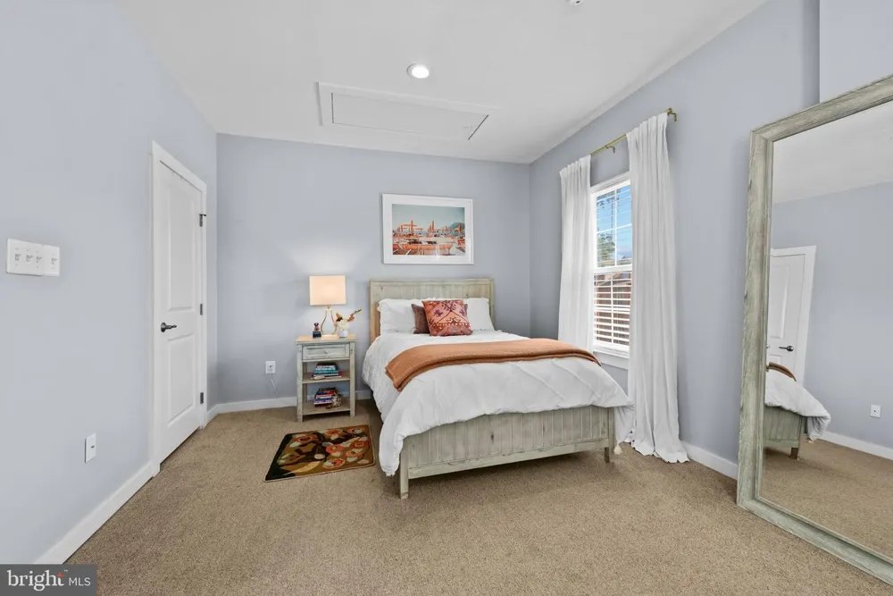 4214 SKYVIEW Baltimore, MD 21211