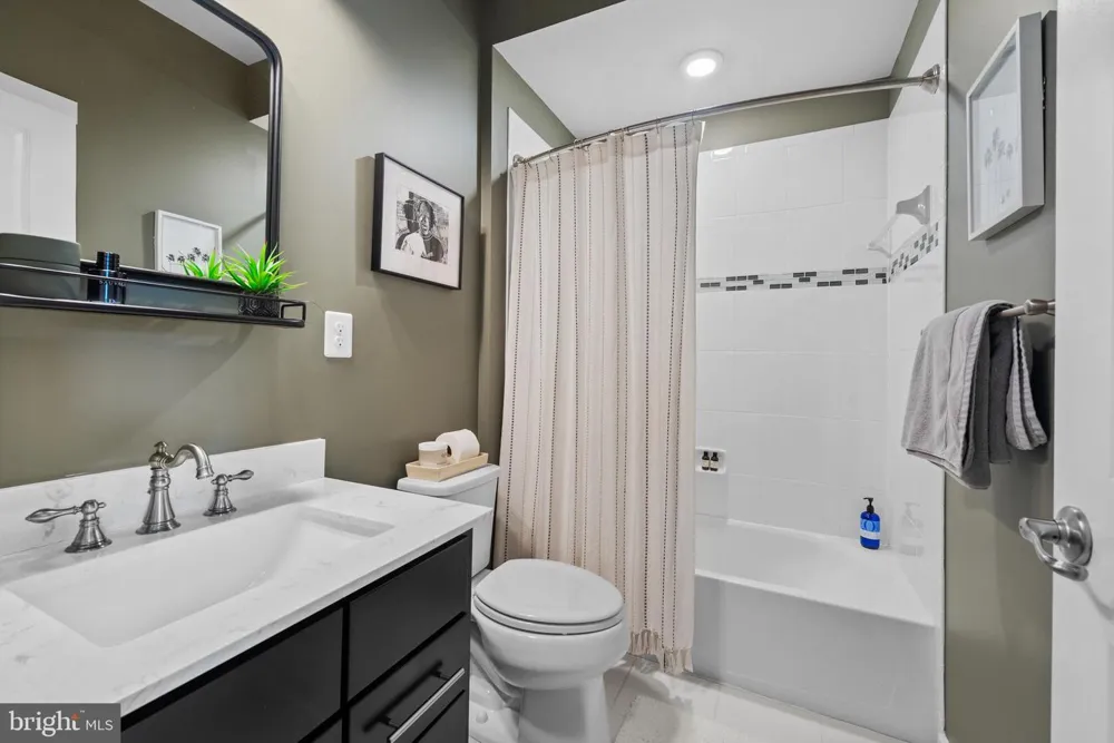4214 SKYVIEW Baltimore, MD 21211