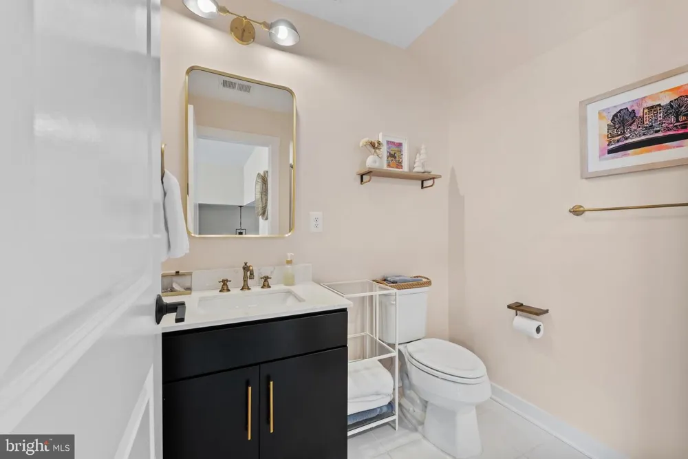 4214 SKYVIEW Baltimore, MD 21211