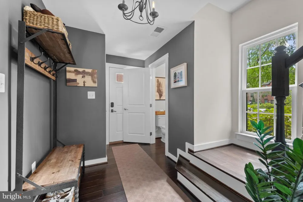4214 SKYVIEW Baltimore, MD 21211