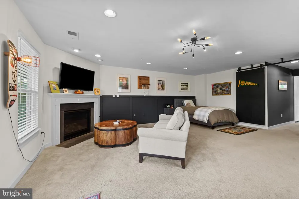 4214 SKYVIEW Baltimore, MD 21211