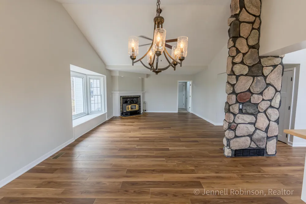 7154 Morse Lake Avenue SE Bowne Township, MI 49302