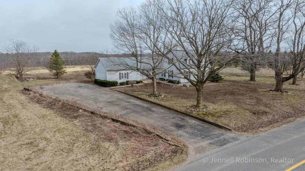 7154 Morse Lake Avenue SE Bowne Township, MI 49302