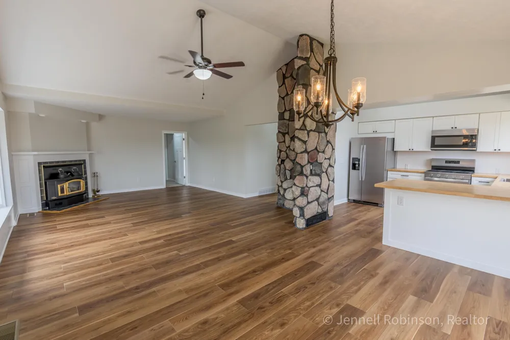 7154 Morse Lake Avenue SE Bowne Township, MI 49302