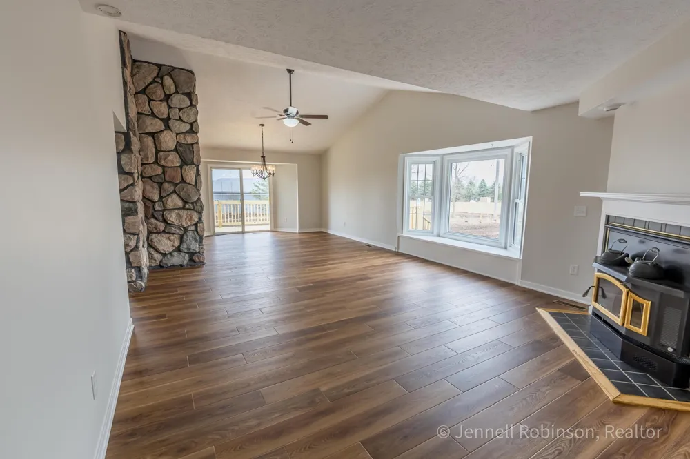 7154 Morse Lake Avenue SE Bowne Township, MI 49302