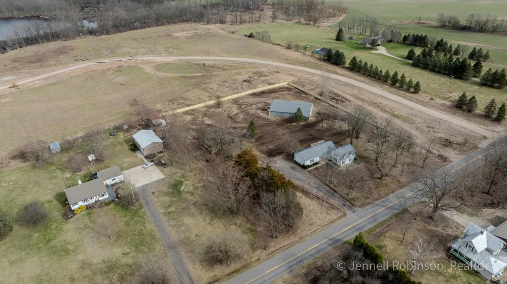7154 Morse Lake Avenue SE Bowne Township, MI 49302