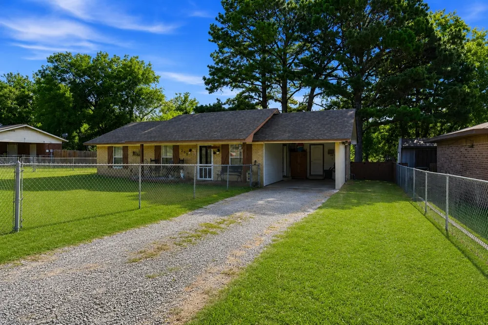 208 W Umstead Colbert, OK 74733
