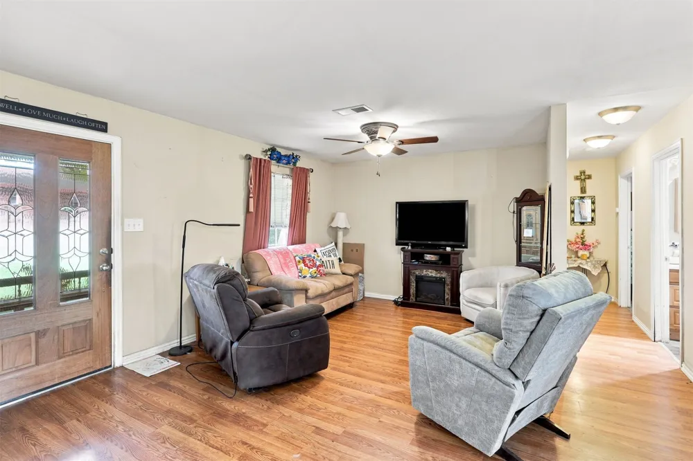 208 W Umstead Colbert, OK 74733