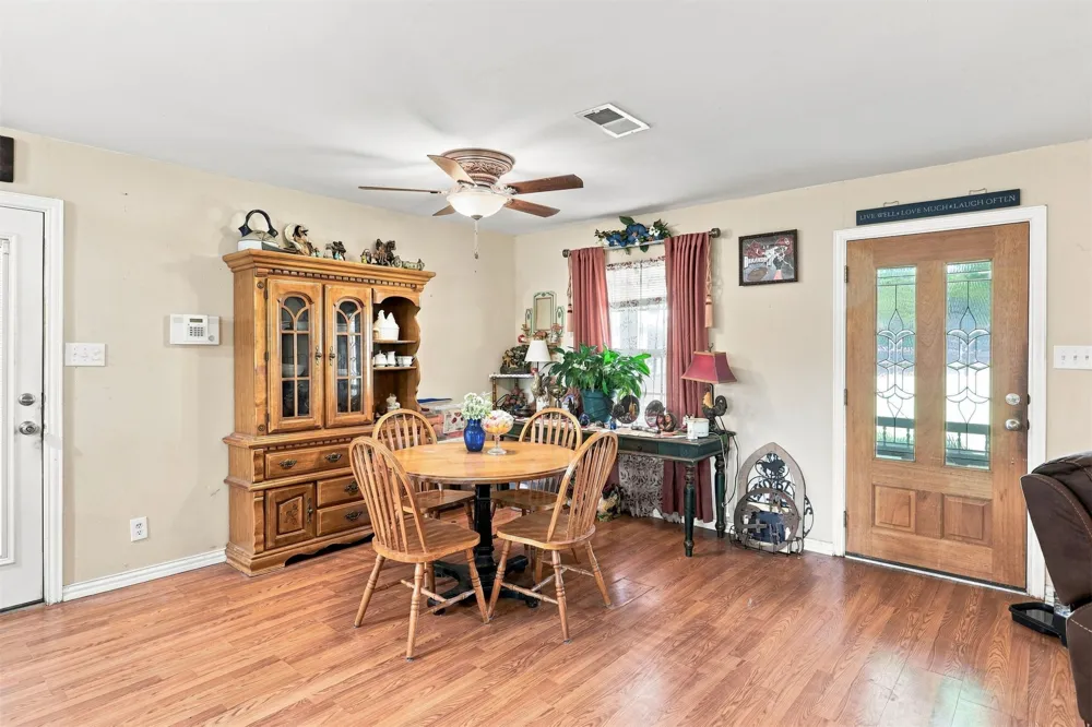 208 W Umstead Colbert, OK 74733