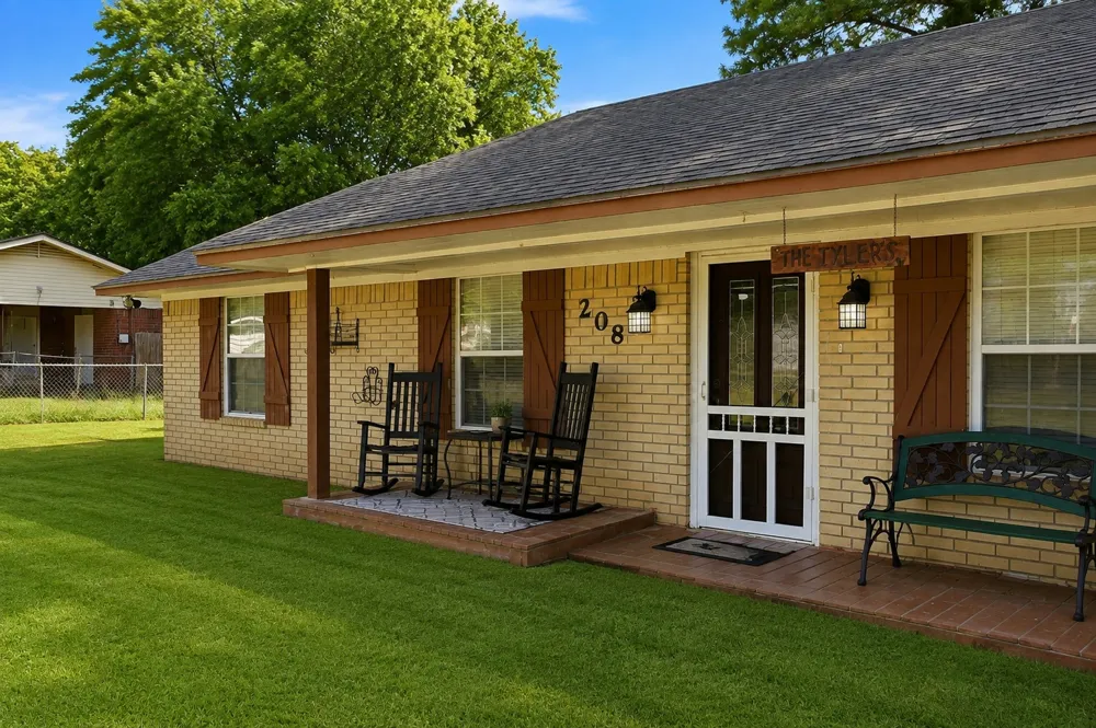 208 W Umstead Colbert, OK 74733