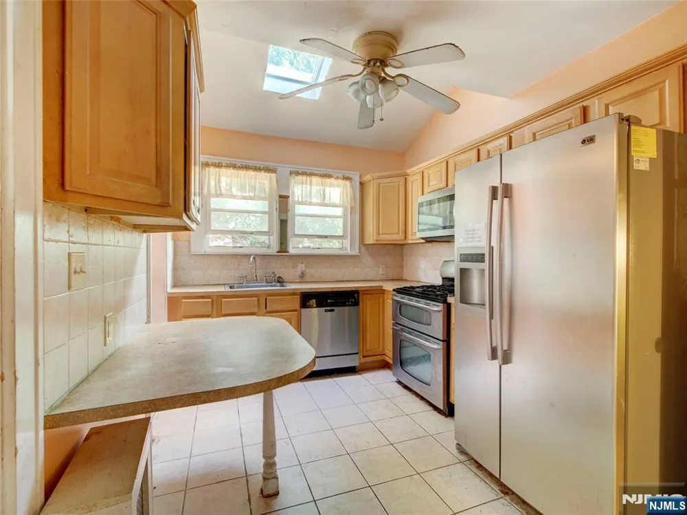 8 Whitman Avenue East Orange, NJ 07017