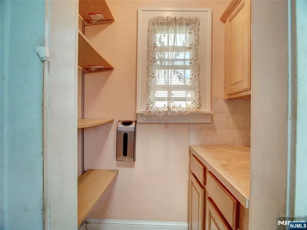 8 Whitman Avenue East Orange, NJ 07017