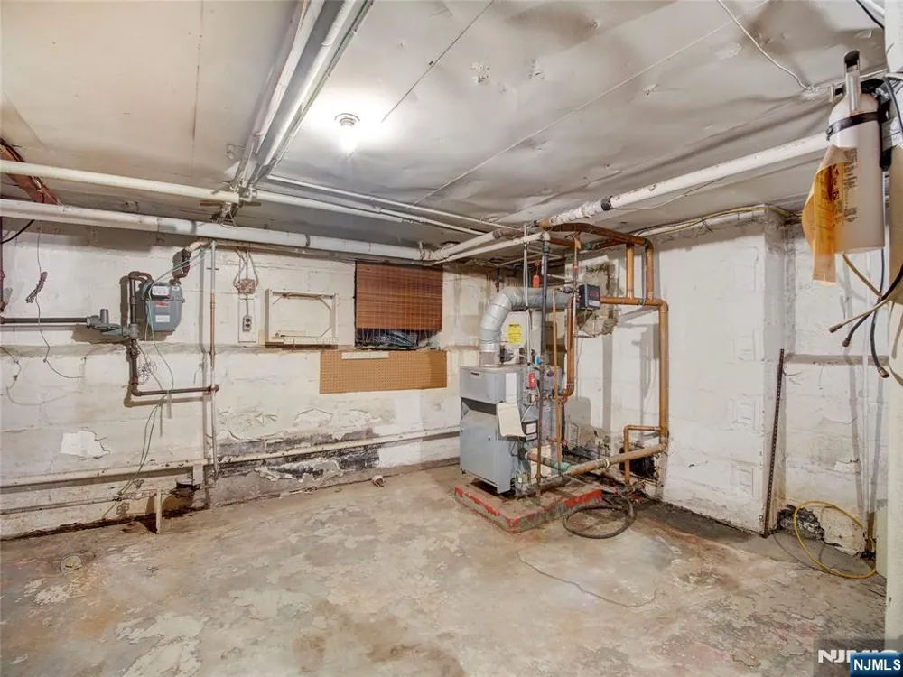 8 Whitman Avenue East Orange, NJ 07017