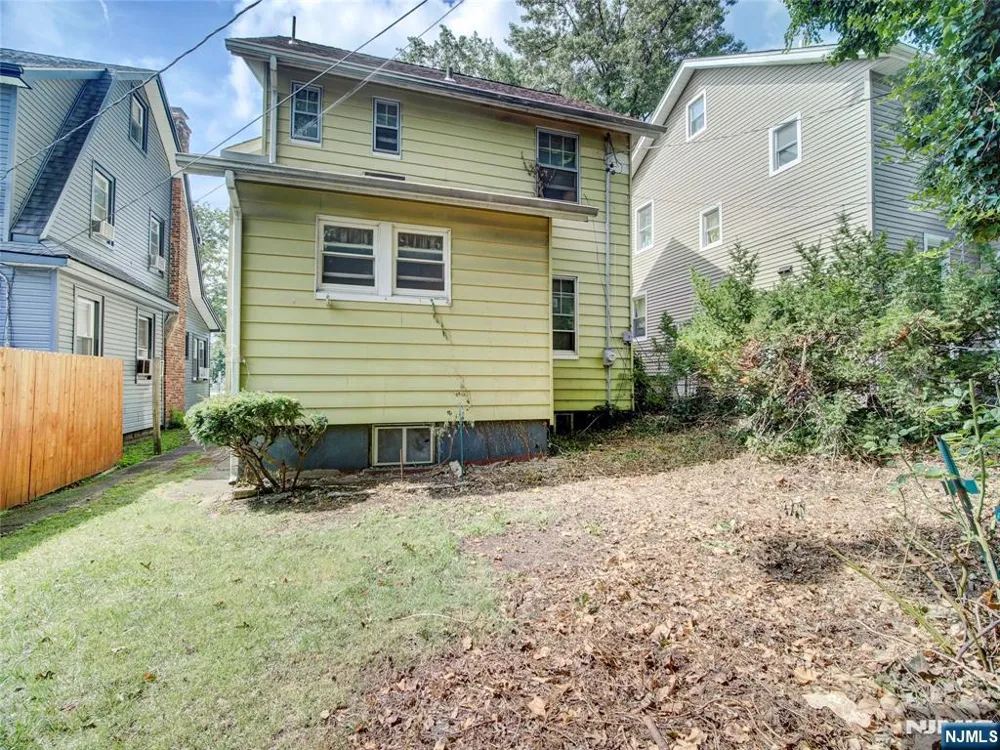 8 Whitman Avenue East Orange, NJ 07017