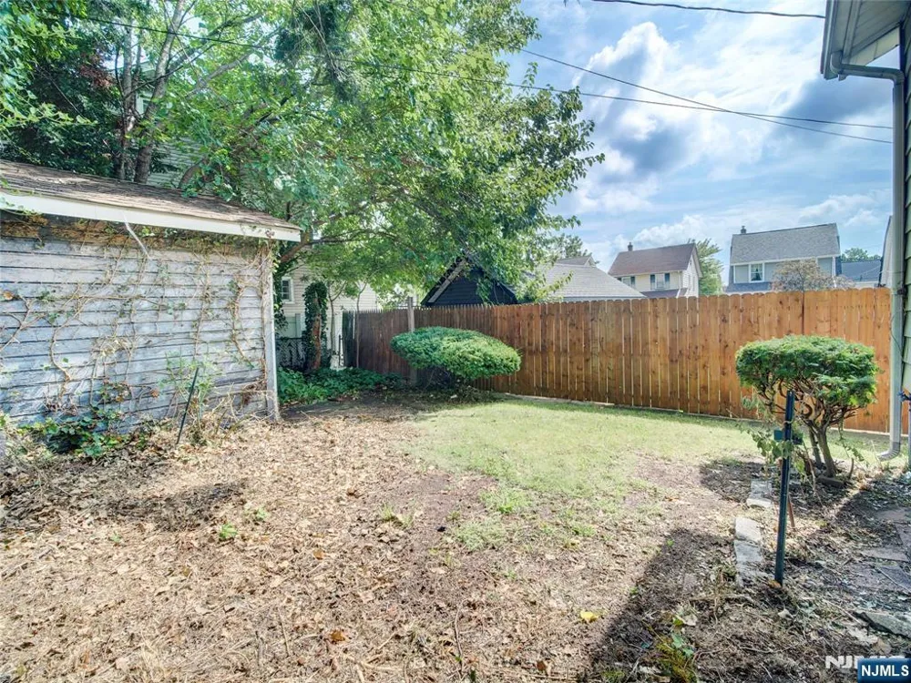 8 Whitman Avenue East Orange, NJ 07017