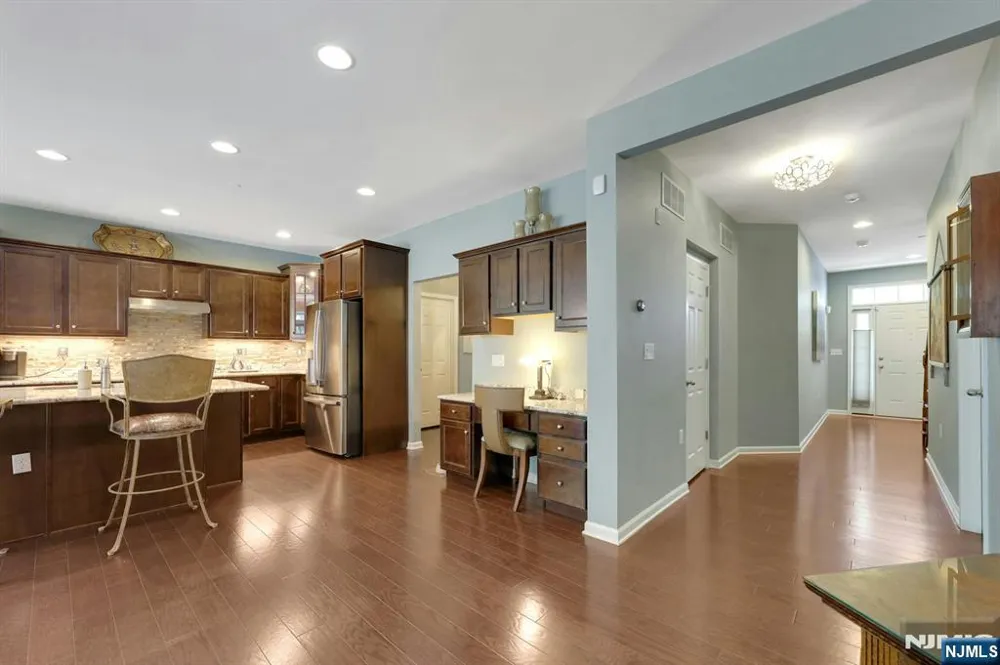 78 Autumn Way 15 Montvale, NJ 07645